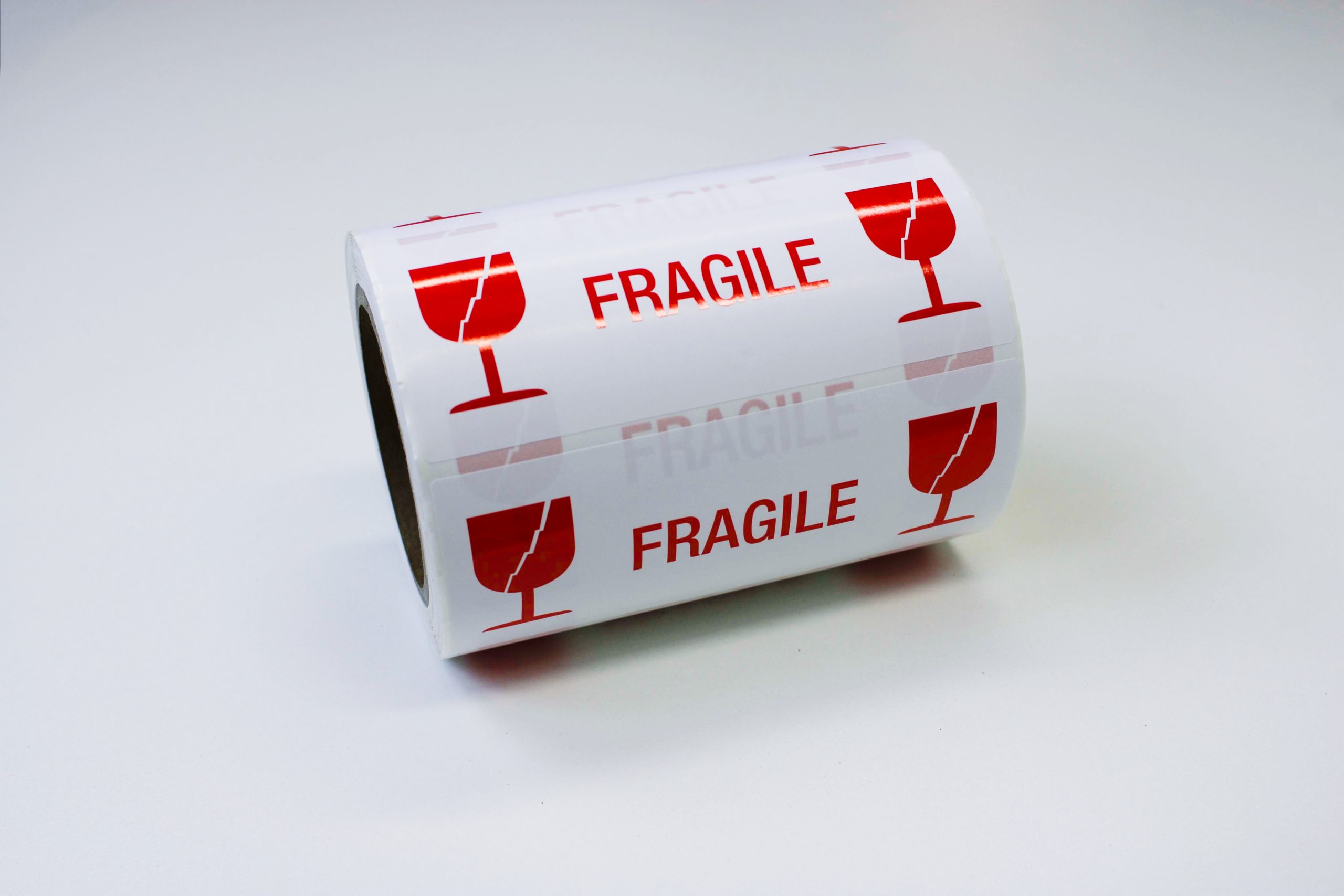 Etiket op rol - Fragile 2 glazen 150x60mm - Afbeelding 2